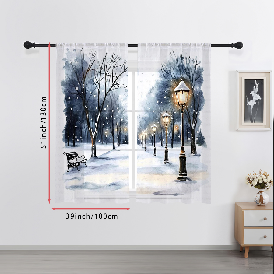 Curtain Sheer Voile - ผ้าม่านโปร่งแสง 2 ชิ้น ลายพิมพ์สีน้ำ โคมไฟถนนหิมะในฤดูหนาวและม้านั่ง สำหรับตกแต่งหน้าต่างในห้องนอน